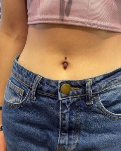 belly button piercing