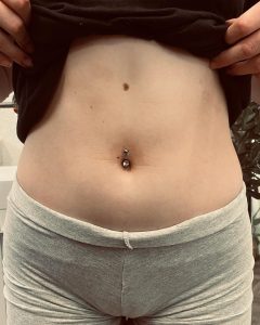 belly button piercing